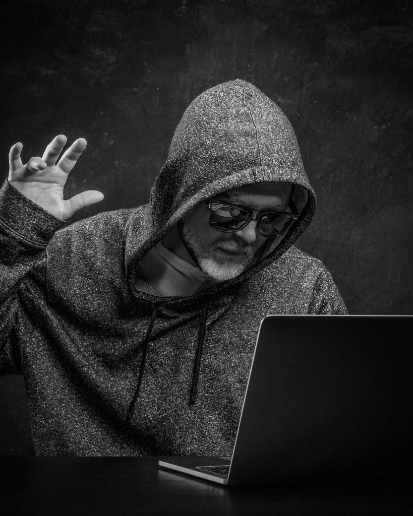 Coordinación entre los servicios de tu sitio web y comercio electrónico para hombres.