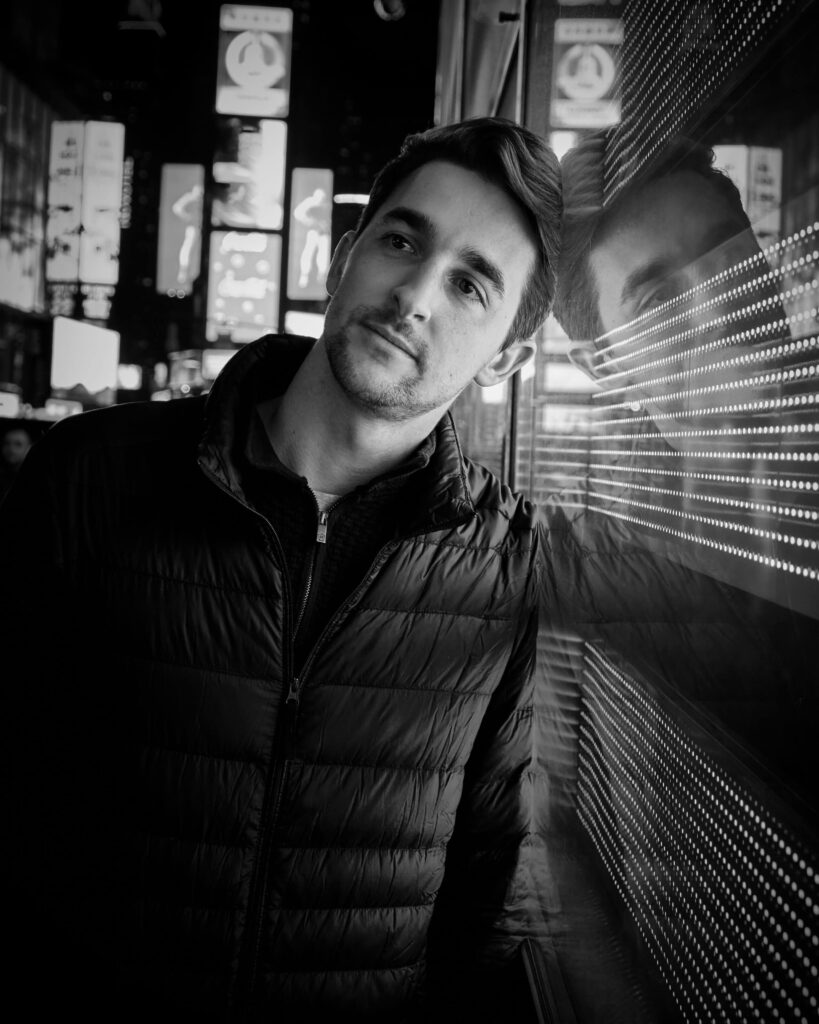 Estrategias para construir una marca personal masculina como hombre introvertido, conservador o reservado.