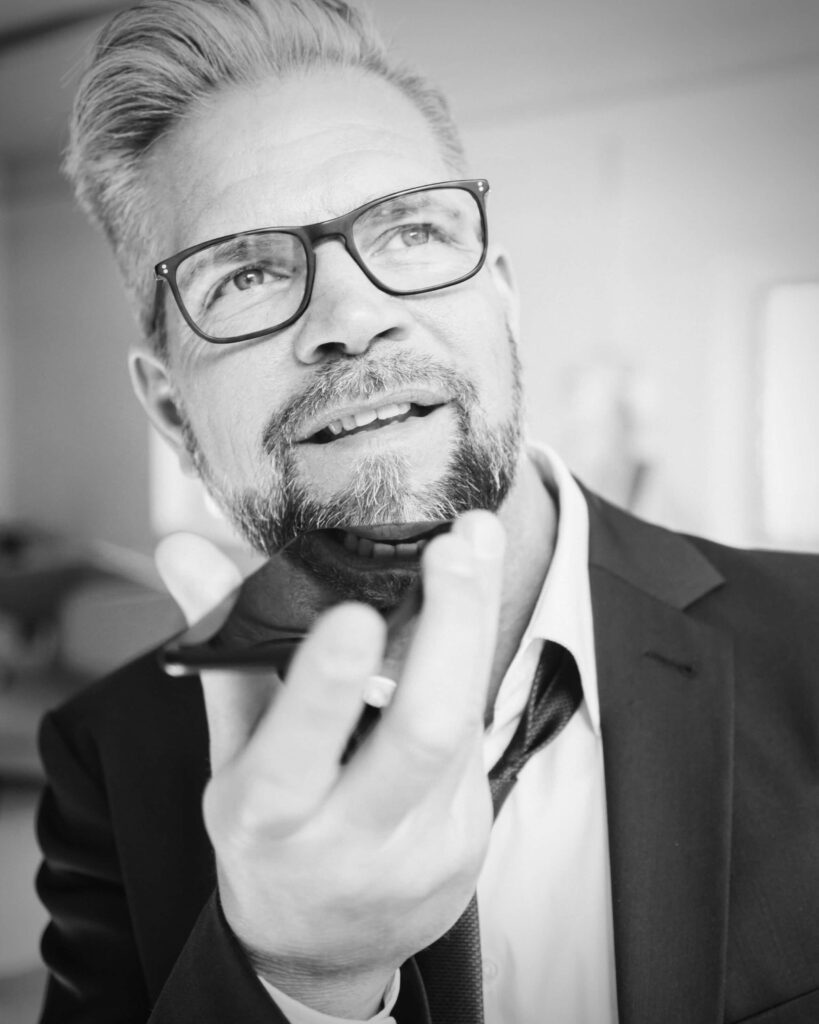 La realidad del nuevo hombre emprendedor va por la creación de negocios paralelos.