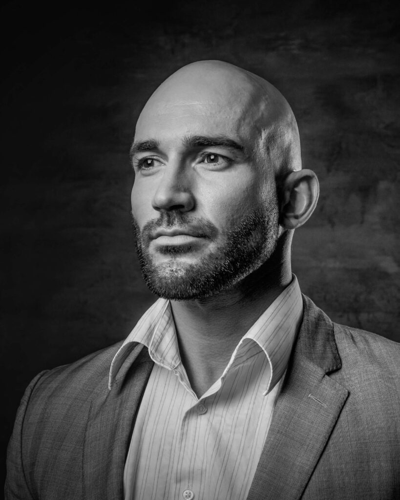 El respeto de un hombre empieza por su auto-respeto.